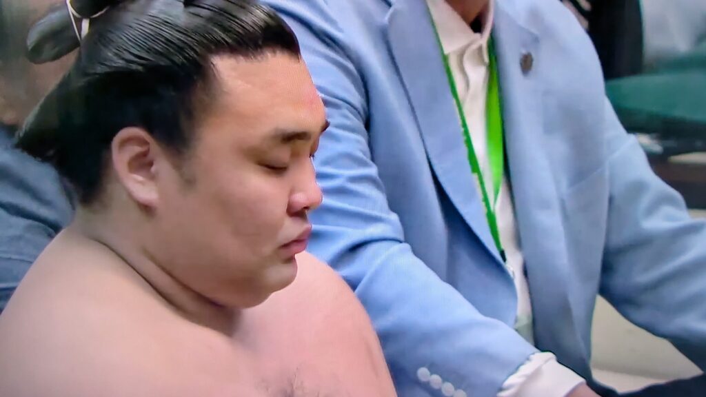 Kirishima visibly emotional after loosing at the May 2026 Grand Sumo Tournament